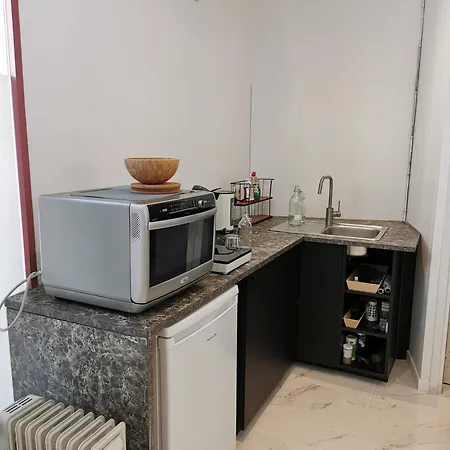 公寓 Backpackers Gelijkvloers-studio-slaapkamer-eetkamer-keuken 1 Ruimte-badkamer En-suite