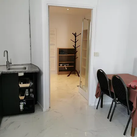 Backpackers Gelijkvloers-studio-slaapkamer-eetkamer-keuken 1 Ruimte-badkamer En-suite * 奥斯滕德